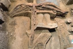 秦兵马俑坑现最完整弓弩:有效射程或为AK47两倍