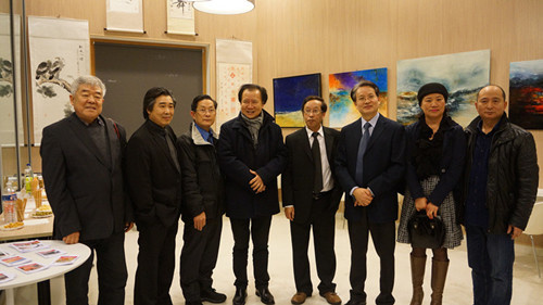 �����黭���ܻᲿ�᳤ֻ�ų�Ա���α��ڿ�Ļʽ�ϡ���������ŷ��ʱ����/������